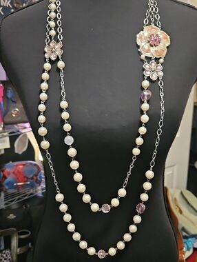 Elegant Pearl & Floral Long Necklace - Pink Accents